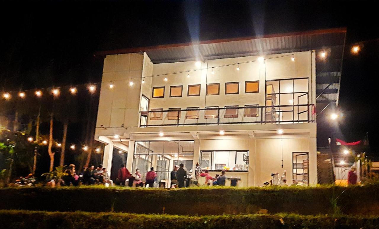 Bromo Dormitory & Cabin Экстерьер фото