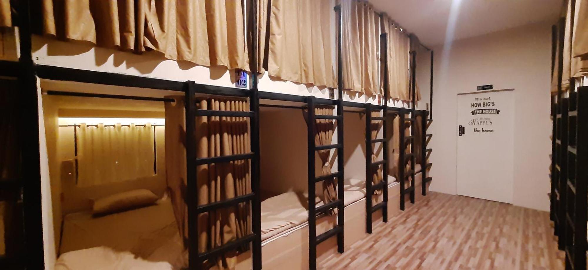 Bromo Dormitory & Cabin Экстерьер фото